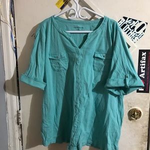 👜Stretchy aqua shirt👜